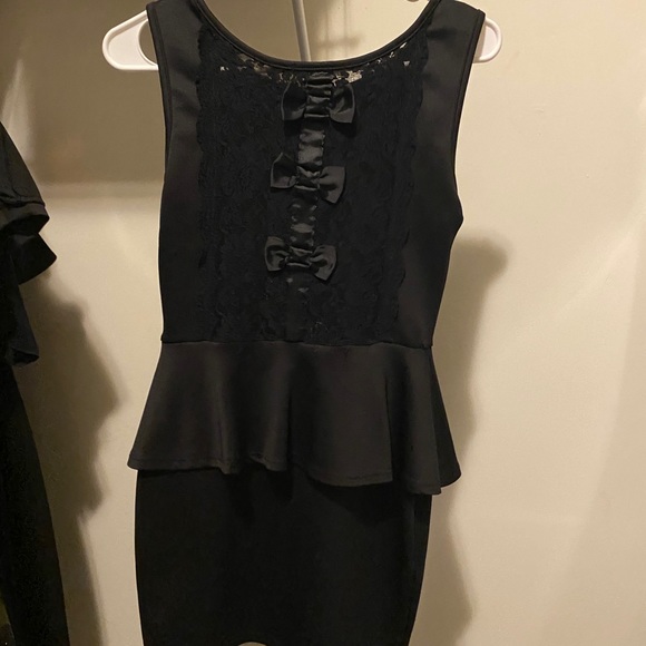 Bodycon Lace Back Dress - Picture 1 of 2